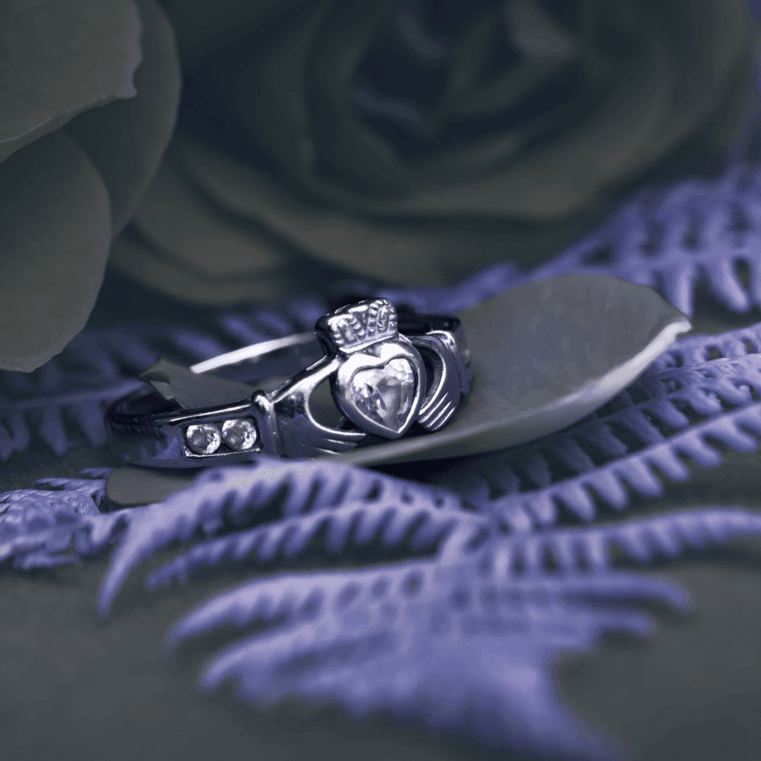 How To Properly Wear an Irish Claddagh Ring